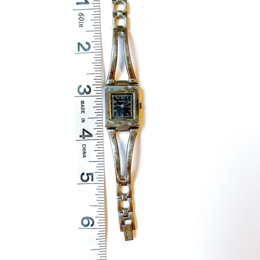 Vintage GUESS Watch - Picture 4 of 4
